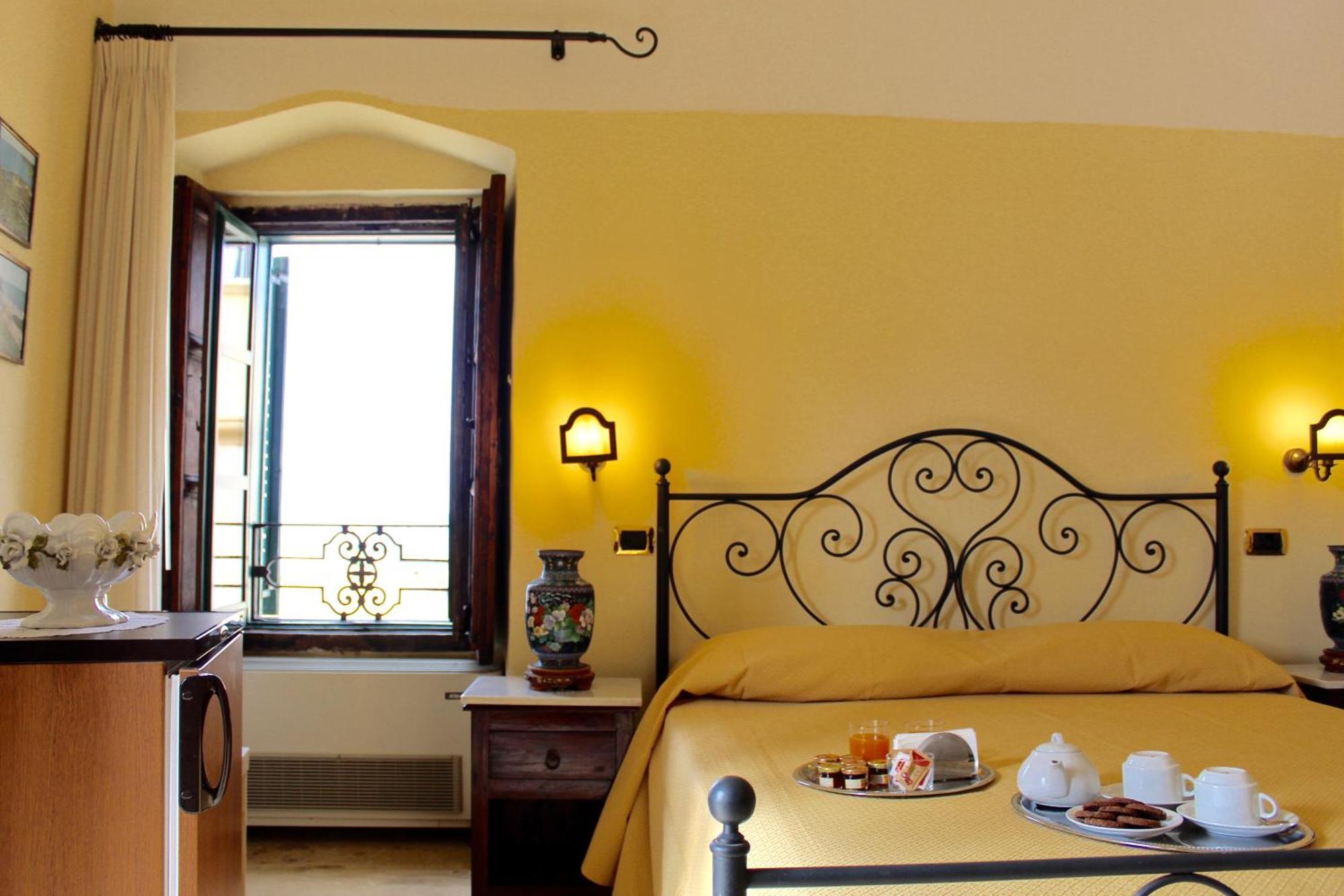 갈리폴리 Palazzo Senape De Pace B&B 외부 사진