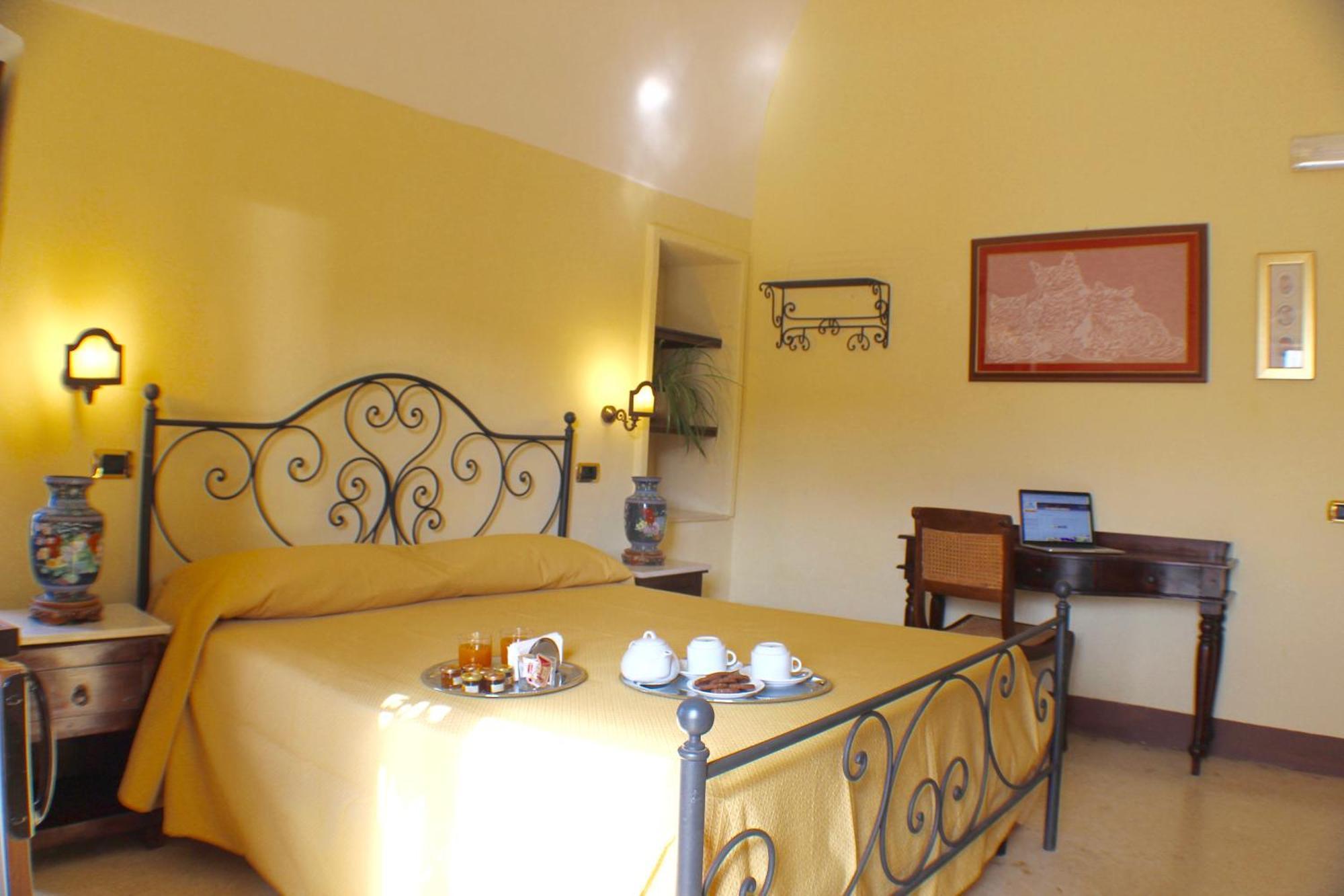 갈리폴리 Palazzo Senape De Pace B&B 외부 사진