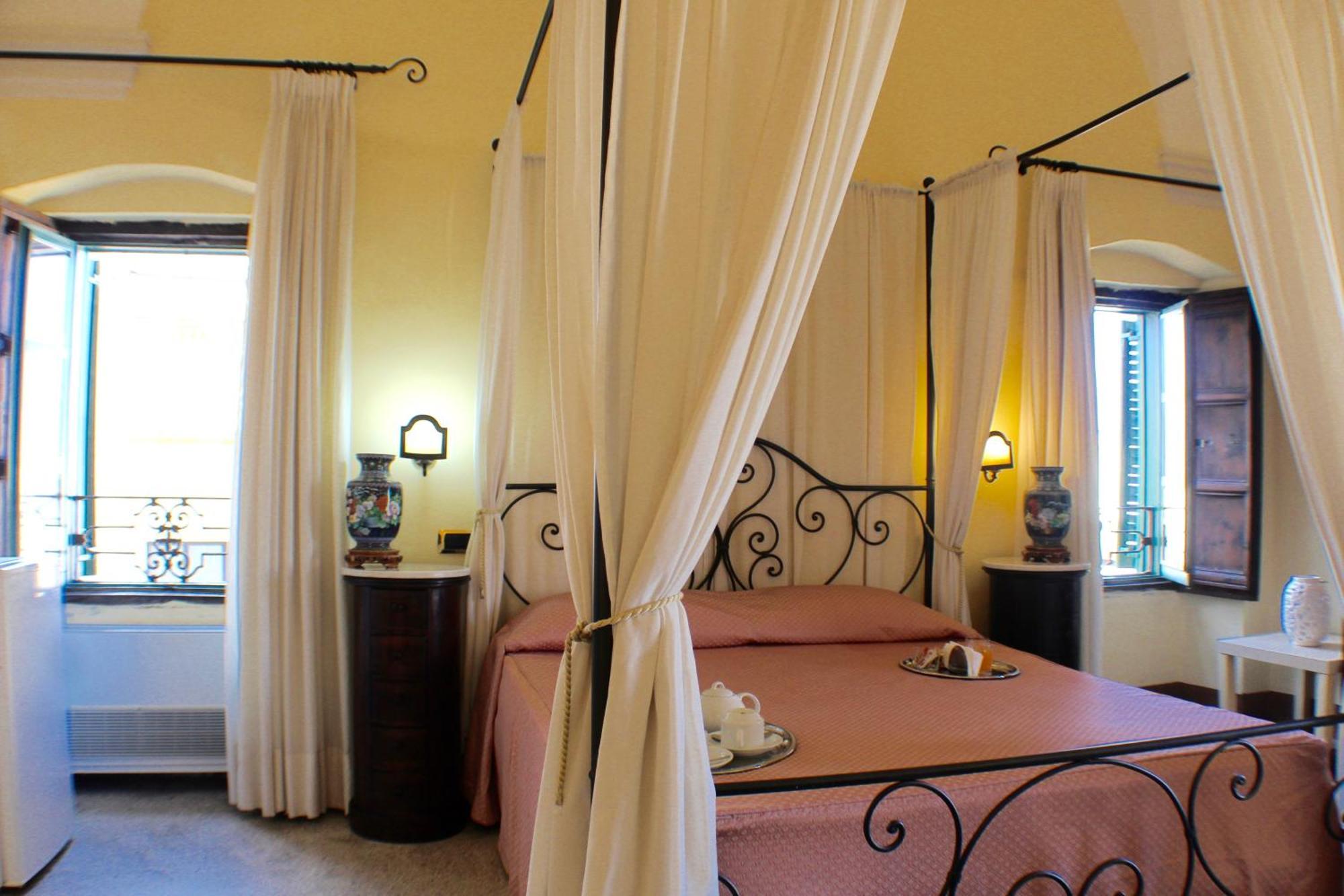 갈리폴리 Palazzo Senape De Pace B&B 외부 사진