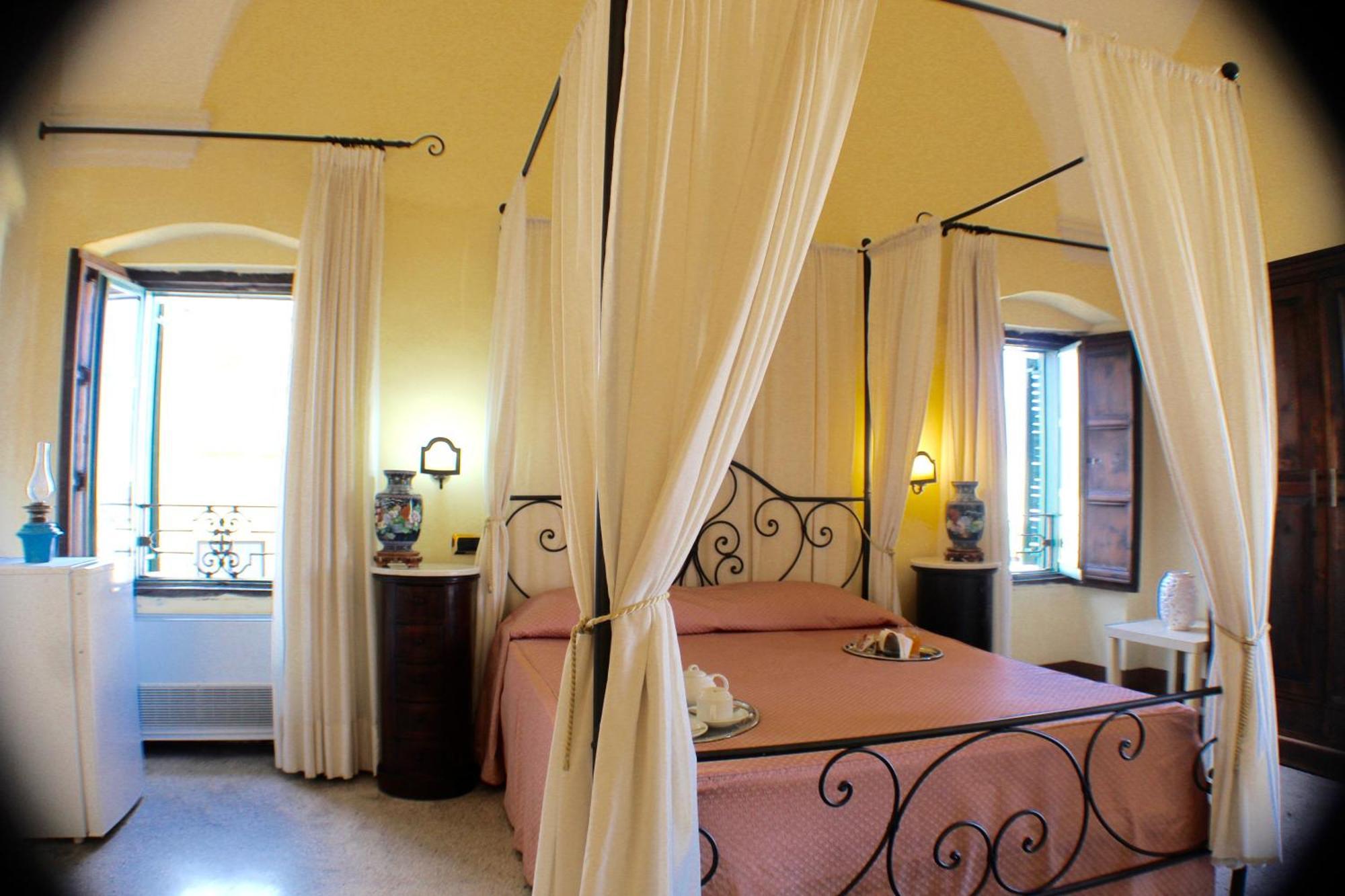 갈리폴리 Palazzo Senape De Pace B&B 외부 사진