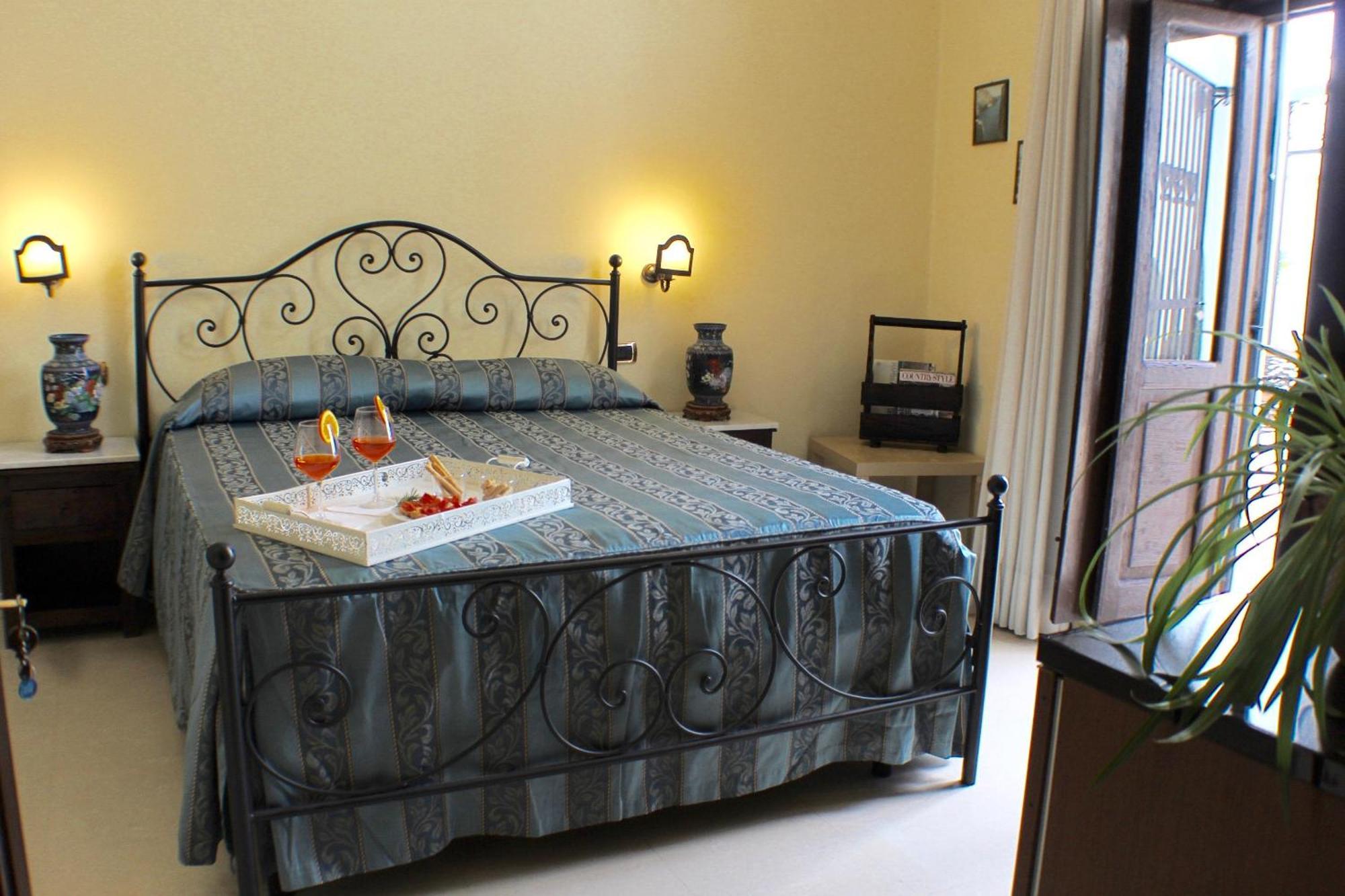 갈리폴리 Palazzo Senape De Pace B&B 외부 사진