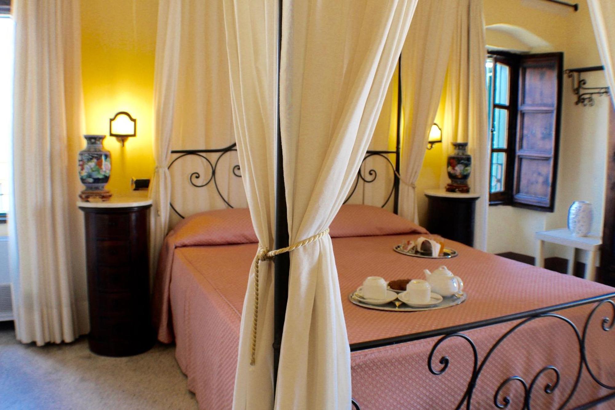 갈리폴리 Palazzo Senape De Pace B&B 외부 사진