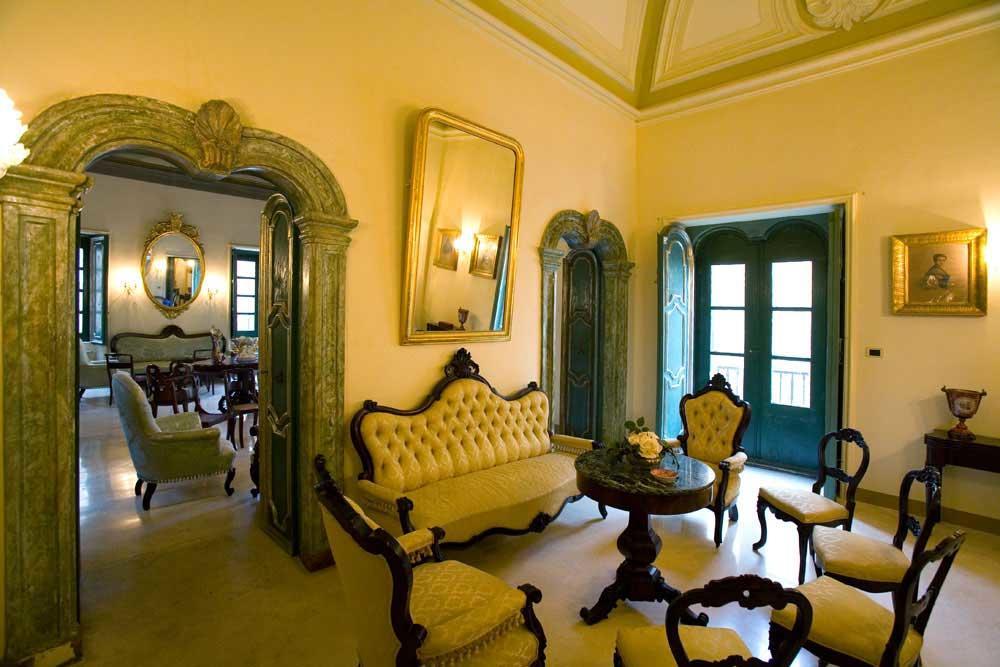 갈리폴리 Palazzo Senape De Pace B&B 외부 사진